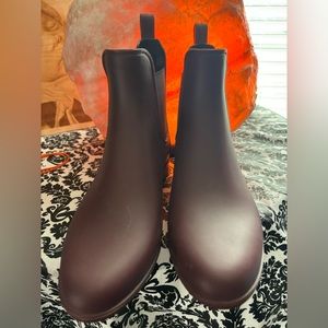 J. Crew Size 8 Matte Burgundy Chelsea Rain Boots